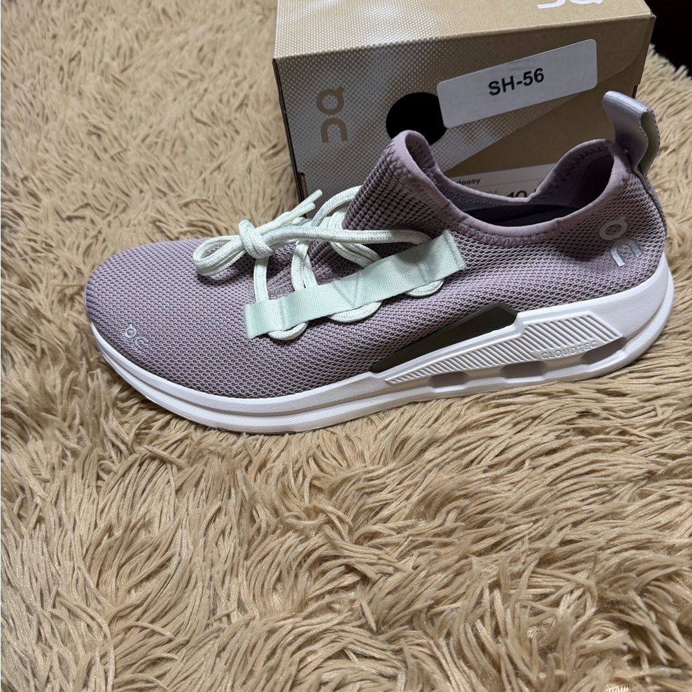On Running Women’s Cloudnova Lavender Slip-On Sneaker 10.5 size